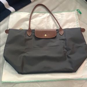 Longchamp Le Pilage large shoulder tote in grey